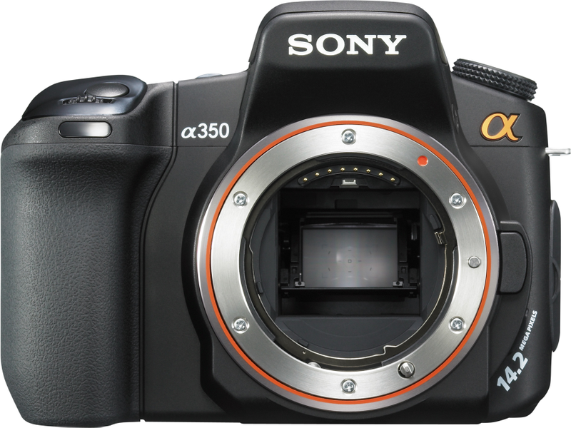 Illustration for article titled Sony A300 and A350 DSLRs Have Two-Way Tilting Live View